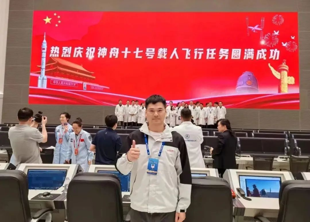 神舟十九号发射圆满成功，中国航天又见大红屏！